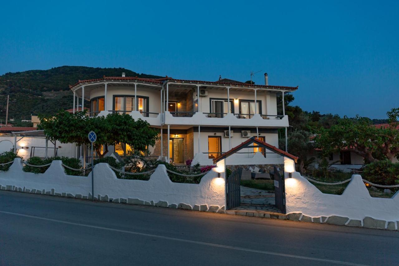 Karavos Sea View Apartments Skopelos Town Exterior foto