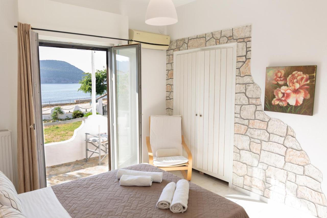 Karavos Sea View Apartments Skopelos Town Exterior foto