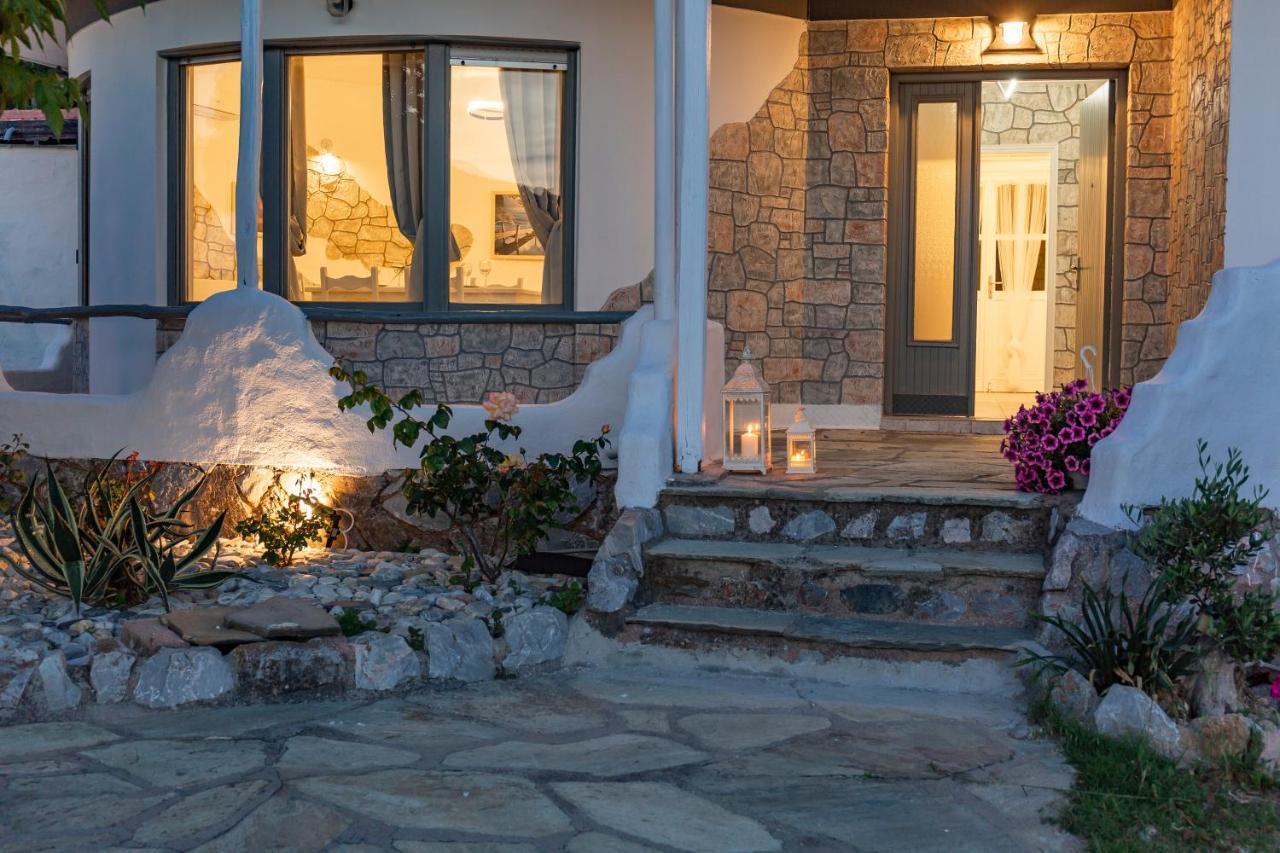 Karavos Sea View Apartments Skopelos Town Exterior foto