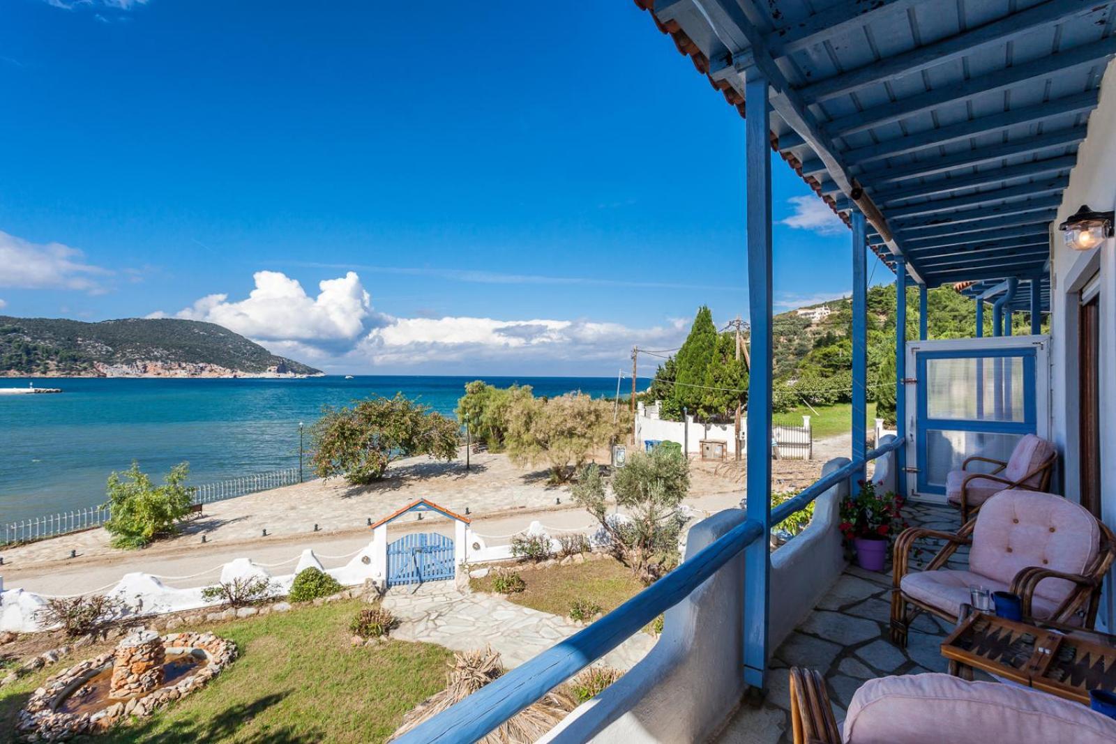 Karavos Sea View Apartments Skopelos Town Exterior foto